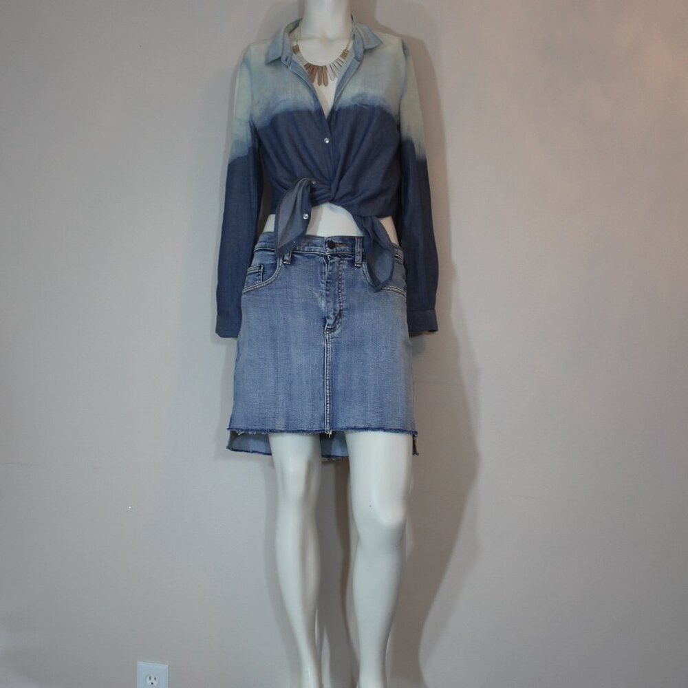 Aritzia Wilfred Free Medium Wash Raw Step Hem Denim Jean Skirt Size 6